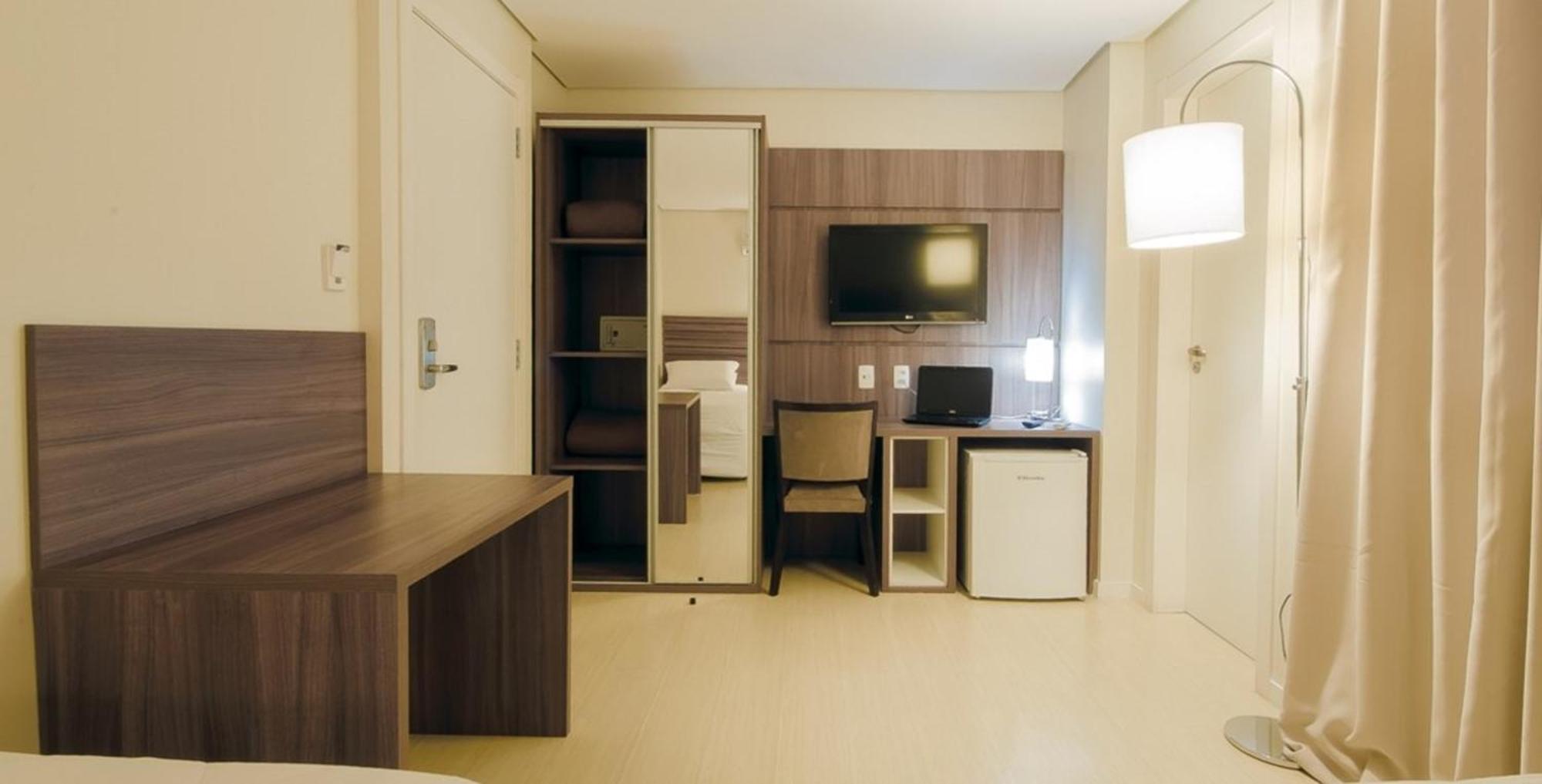 Umbu Hotel Porto Alegre - Centro Historico - Prox Aeroporto 15Min Phòng bức ảnh